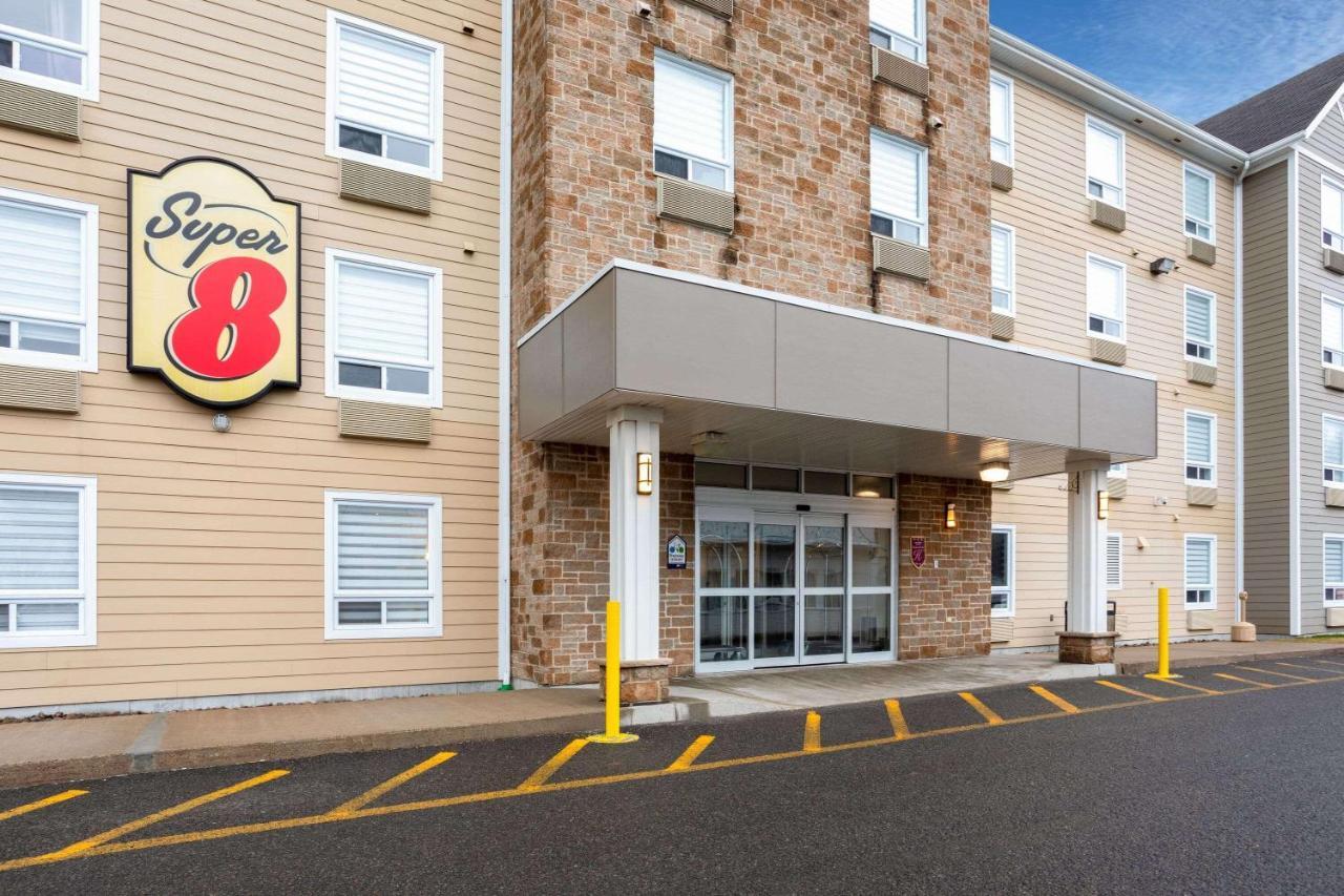 Super 8 By Wyndham Québec Buitenkant foto