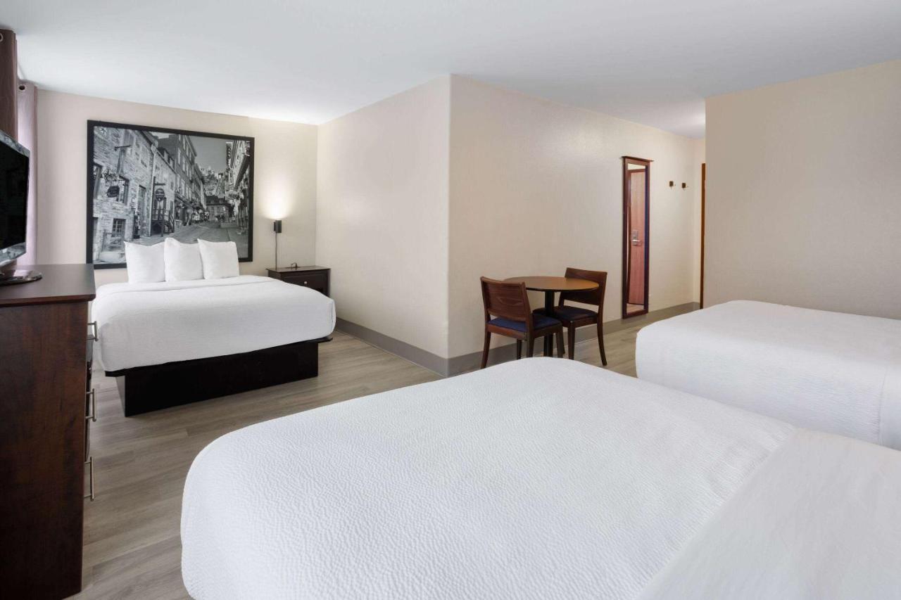 Super 8 By Wyndham Québec Buitenkant foto