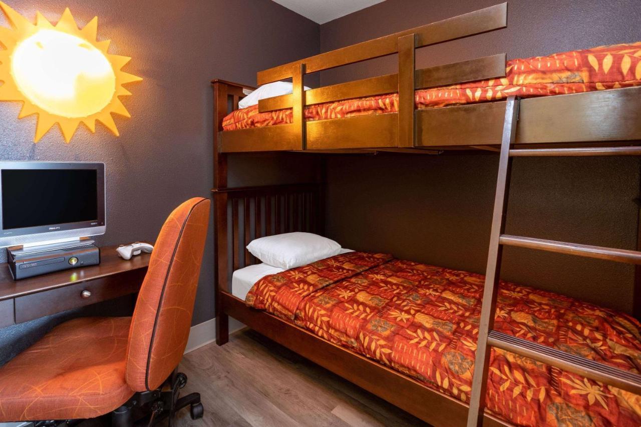 Super 8 By Wyndham Québec Buitenkant foto