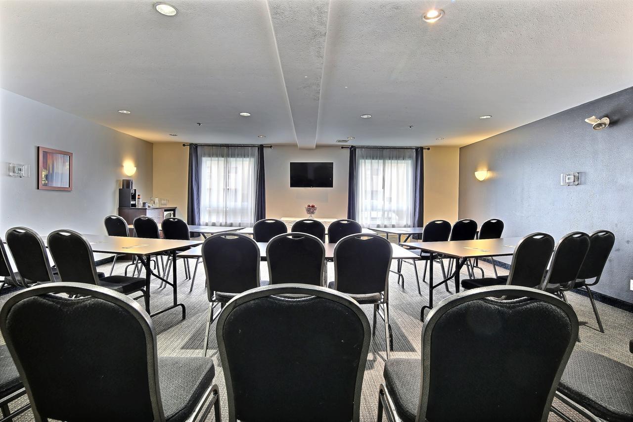 Super 8 By Wyndham Québec Buitenkant foto